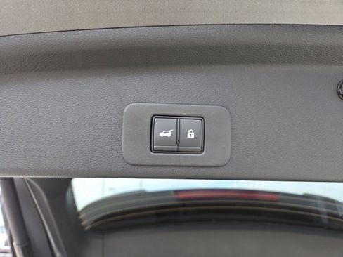 Certified 2025 Nissan Murano SV image 25