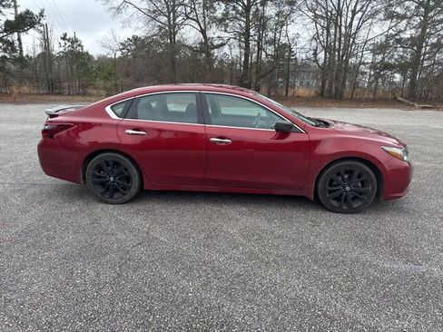 Used 2017 Nissan Altima 2.5 SR w/ Midnight Edition Package image 5