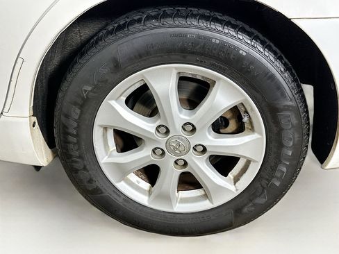 Used 2011 Toyota Camry LE w/ LE Extra-Value Pkg image 11