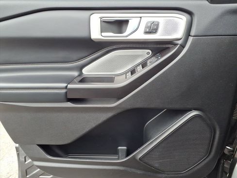 Used 2020 Ford Explorer ST w/ ST Street Pack image 25