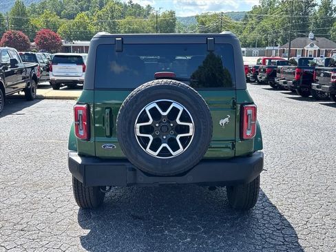 Used 2024 Ford Bronco Outer Banks AWD/4WD image 6