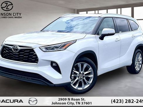 Used 2025 Toyota Highlander Limited AWD/4WD image 1