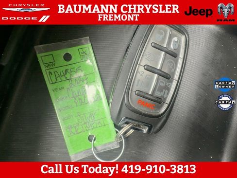 Used 2024 Chrysler Pacifica Touring-L image 26