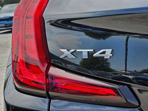Used 2025 Cadillac XT4 Premium Luxury image 14