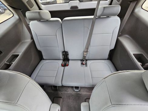 Used 2021 Chevrolet Traverse LT w/ LT Premium Package image 28