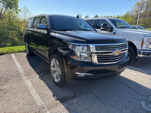 Used 2018 Chevrolet Suburban Premier AWD/4WD image 1