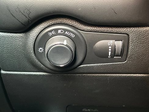 Used 2025 Dodge Durango R/T AWD/4WD image 33