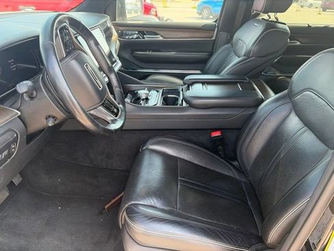 Used 2023 Jeep Grand Wagoneer Series II AWD/4WD image 10