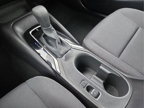 Used 2025 Toyota Corolla LE image 25
