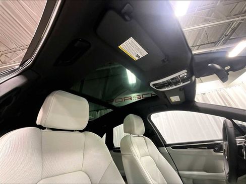 Used 2026 Porsche Macan S AWD/4WD image 28