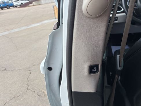 Used 2022 Chrysler Pacifica Touring-L image 17