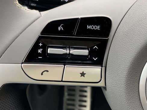 Used 2025 Hyundai Elantra Sport image 24