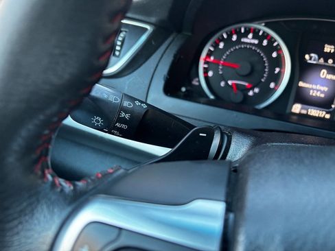 Used 2017 Toyota Camry SE image 17