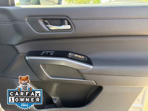 Used 2024 Nissan Pathfinder SL image 39