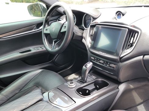 Used 2019 Maserati Ghibli RWD image 21
