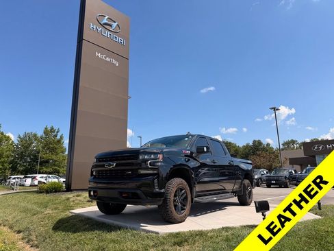 Used 2021 Chevrolet Silverado 1500 LT Trail Boss w/ Convenience Package II AWD/4WD image 1