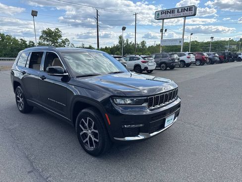 Used 2023 Jeep Grand Cherokee L Limited w/ Luxury Tech Group II AWD/4WD image 1