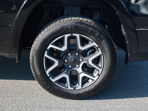 Used 2025 RAM 1500 Laramie AWD/4WD image 10