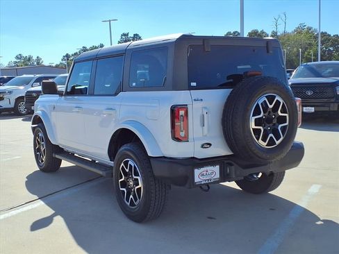 Used 2024 Ford Bronco Outer Banks image 2