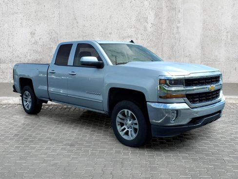 Used 2017 Chevrolet Silverado 1500 LT w/ All Star Edition AWD/4WD image 2