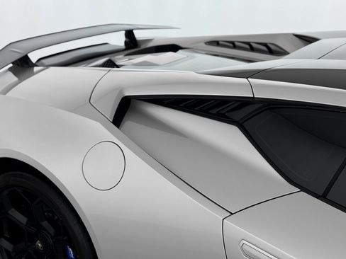 Used 2023 Lamborghini Huracan Tecnica image 44