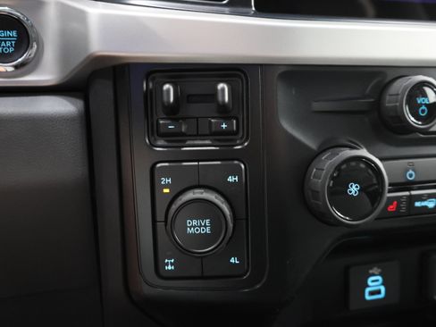Used 2025 Ford F250 XLT w/ Black Appearance Package AWD/4WD image 52