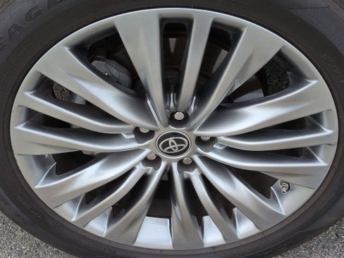 Used 2023 Toyota Highlander Platinum image 13