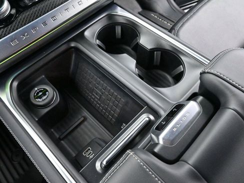 Used 2025 Ford Expedition Platinum w/ Stealth Performance Package image 30