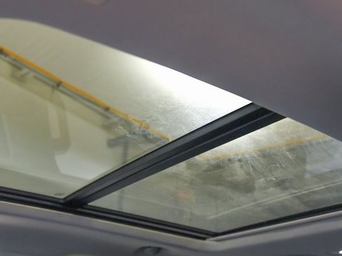 Used 2024 Toyota Tundra Limited image 2