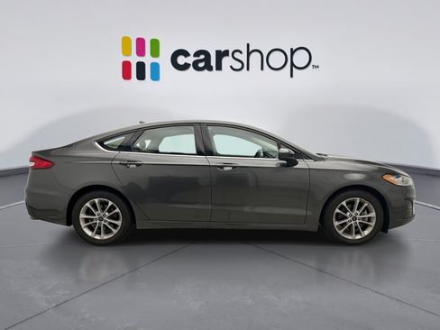 Used 2020 Ford Fusion SE FWD image 3