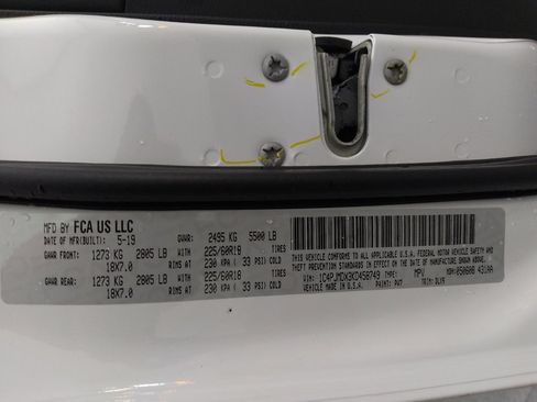 Used 2019 Jeep Cherokee Limited image 33