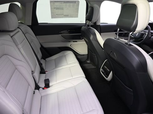 New 2026 Lincoln Nautilus Reserve w/ Jet Appearance Package image 18