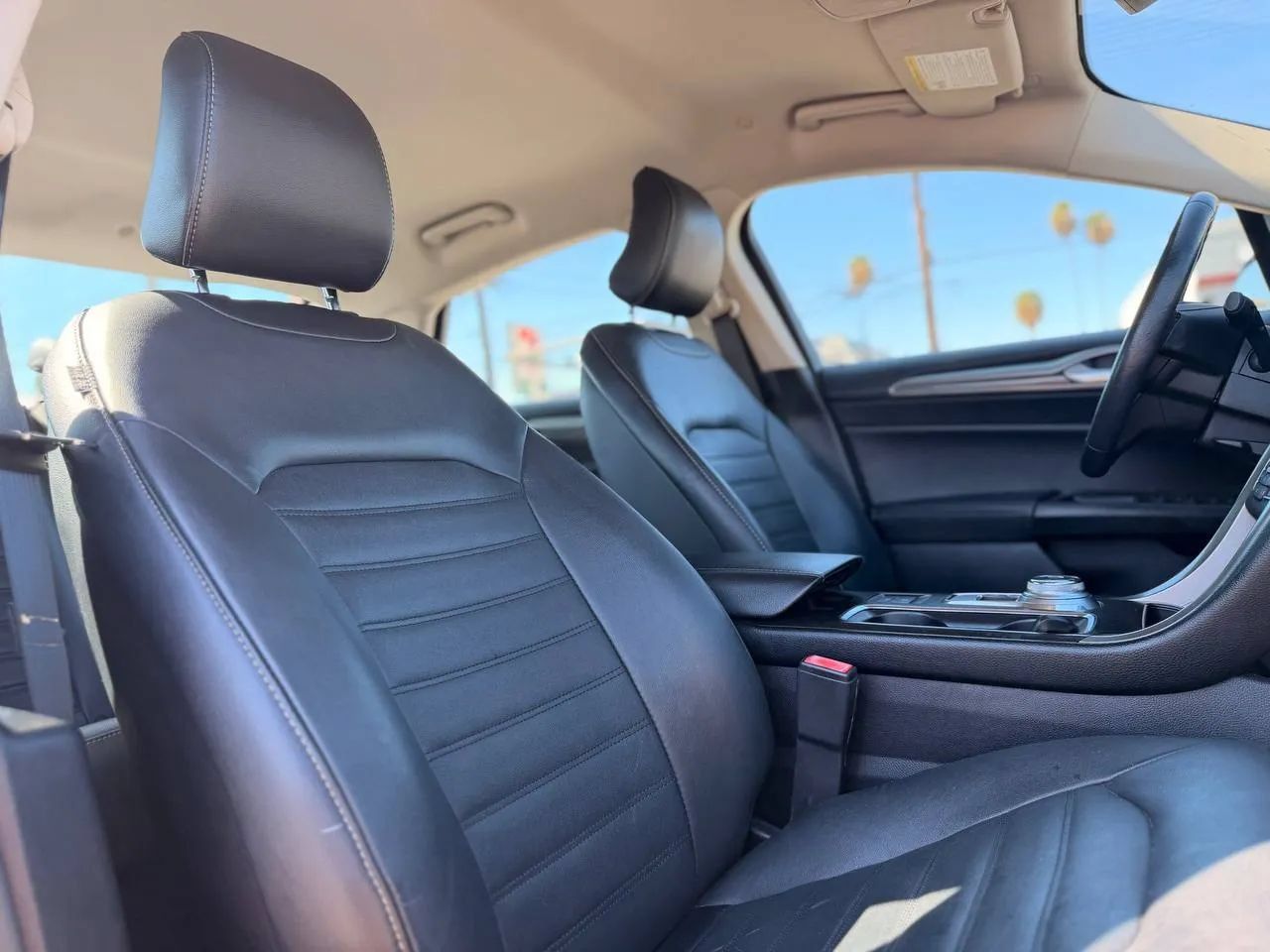 Used 2017 Ford Fusion SE w/ Equipment Group 602A FWD image 40