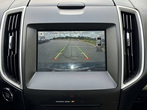 Used 2018 Ford Edge SEL w/ Equipment Group 201A AWD/4WD image 17