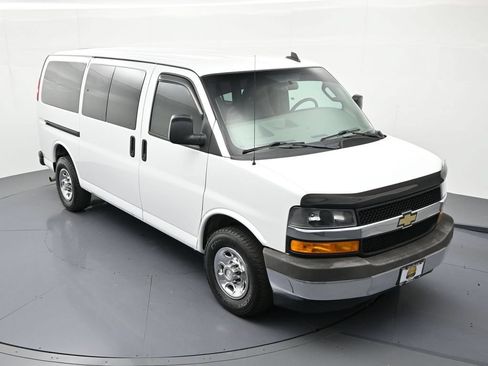 Used 2018 Chevrolet Express 3500 LT w/ LT Preferred Equipment Group RWD image 13