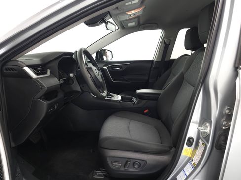 Used 2020 Toyota RAV4 XLE w/ All Weather Liner Package AWD/4WD image 4