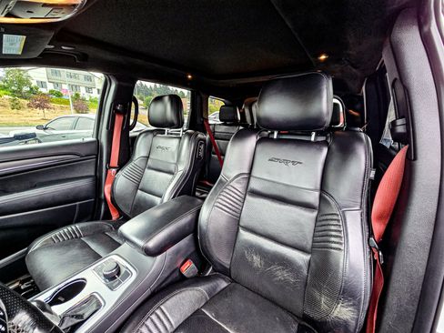 Used 2020 Jeep Grand Cherokee SRT image 10