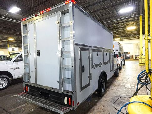 Used 2011 Ford E-350 and Econoline 350 Super Duty w/ PWR Locks & Windows Group RWD image 6