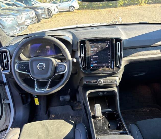 Used 2023 Volvo XC40 Recharge Plus AWD/4WD image 7