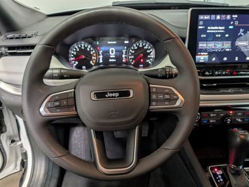 Used 2025 Jeep Compass Limited AWD/4WD image 15