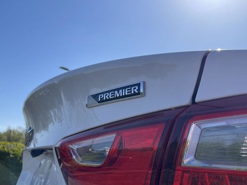 Used 2017 Chevrolet Malibu Premier w/ Driver Confidence Package FWD image 11