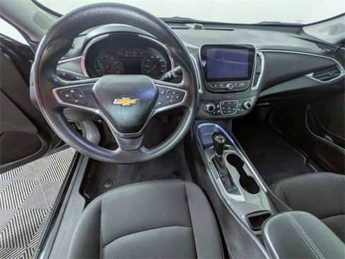 Used 2019 Chevrolet Malibu LT image 11