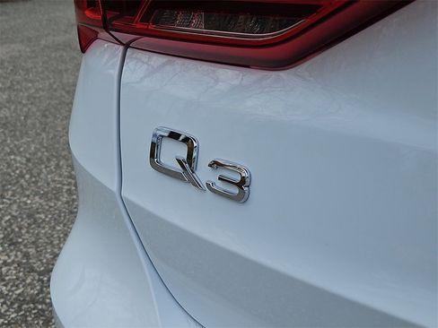 Certified 2025 Audi Q3 2.0T Premium w/ Convenience Package image 12