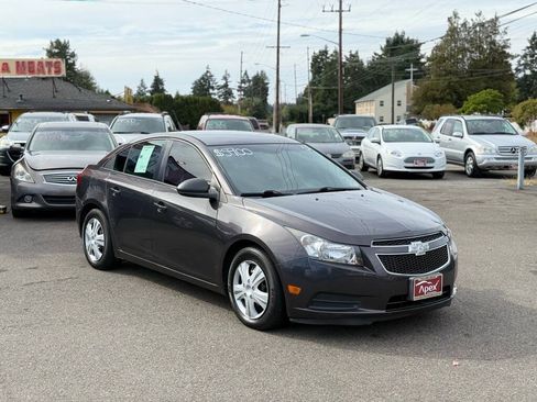 Used 2014 Chevrolet Cruze LS FWD image 5