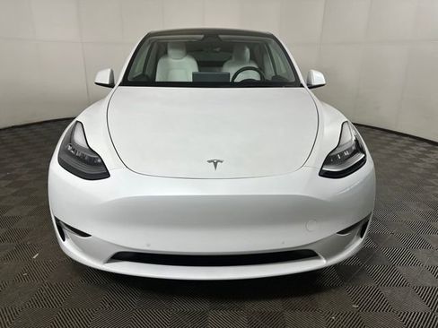 Used 2021 Tesla Model Y Standard Range image 8