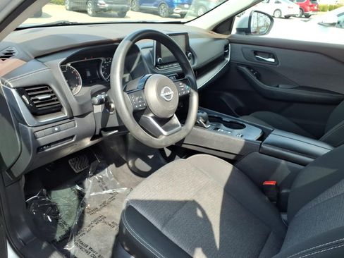 Used 2022 Nissan Rogue SV image 7