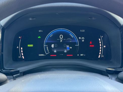 Used 2025 Toyota Camry LE image 40