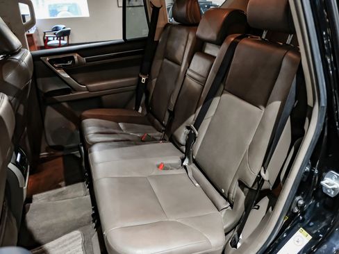 Used 2016 Lexus GX 460 image 42