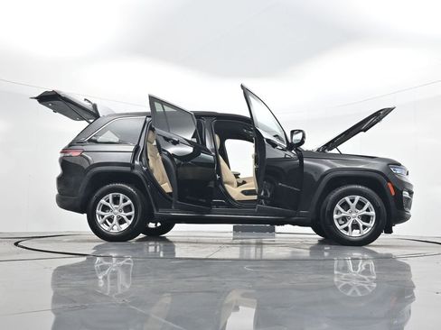 Used 2023 Jeep Grand Cherokee Limited image 45