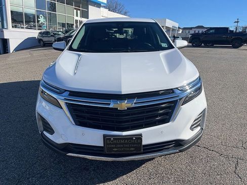 Used 2023 Chevrolet Equinox LT image 2
